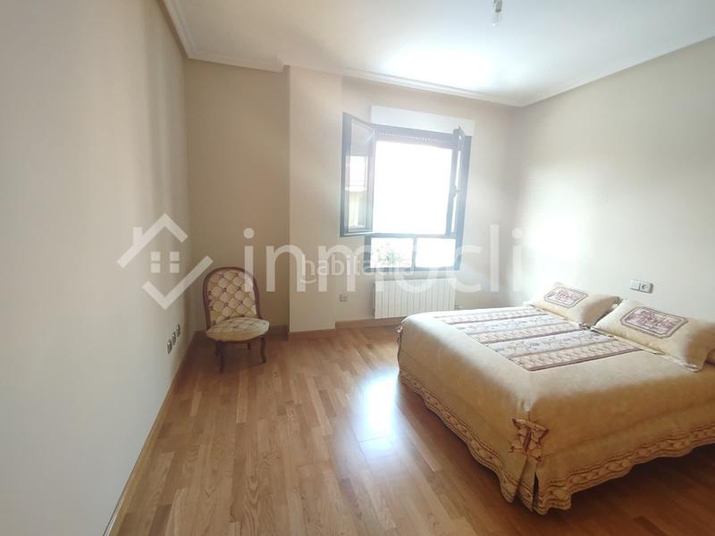Foto 5a65f3e6-cc73-4364-ab6d-2d74cbf6cf1c. Casa chalet en venta en Villamayor