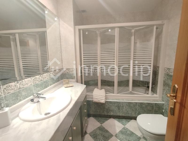 Foto 72b6dfb4-e683-4a6a-8c0f-b49789bc9a17. Casa chalet en venta en Villamayor