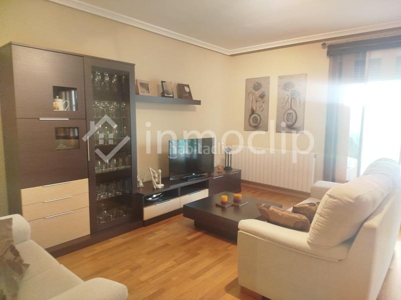 Foto 73c8e5f8-3bfd-49af-8e77-cb56efeb79f8. Casa chalet en venta en Villamayor