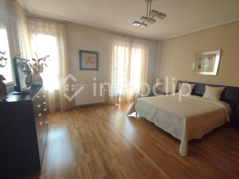 Foto 9ed161a9-d35d-44ed-b449-40b464c4bef5. Casa chalet en venta en Villamayor