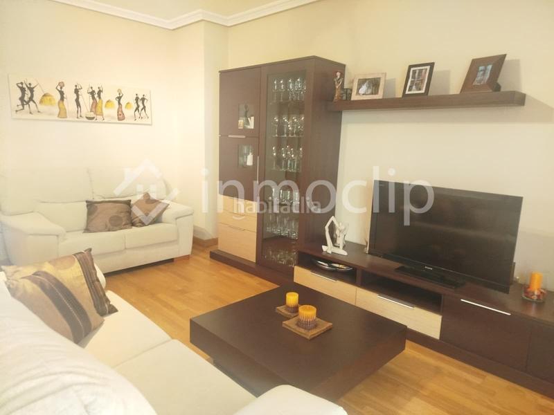 Foto e89f5d88-b502-4eae-a400-1518e12810ce. Casa chalet en venta en Villamayor