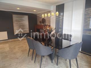 Maison à Santa Marta de Tormes. Chalet en venta en santa marta de tormes
