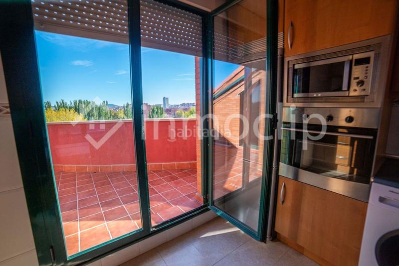 Foto bf3fef7d-672f-43e3-9ab9-2f8c60a269f3. Àtic amb calefacció a La Victoria - Puente Jardín Valladolid