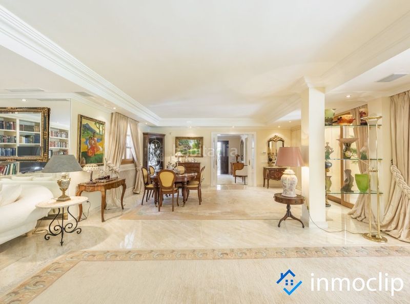 Foto 412fbdf7-108f-458e-8f6a-315d28a473b1. Casa chalet en venta en La Dama de Noche - La Alzambra Marbella