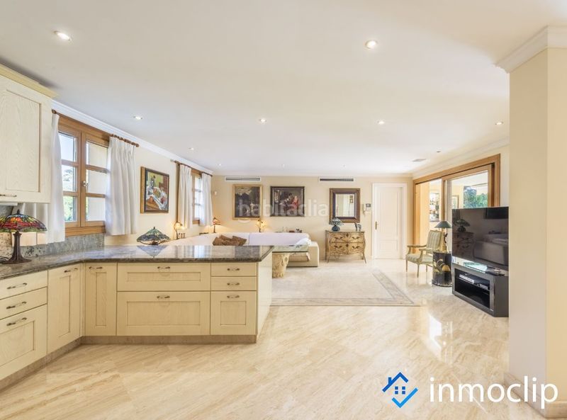 Foto ac25ac3c-f850-4d00-a1d4-856604b4d0de. Casa chalet en venta en La Dama de Noche - La Alzambra Marbella
