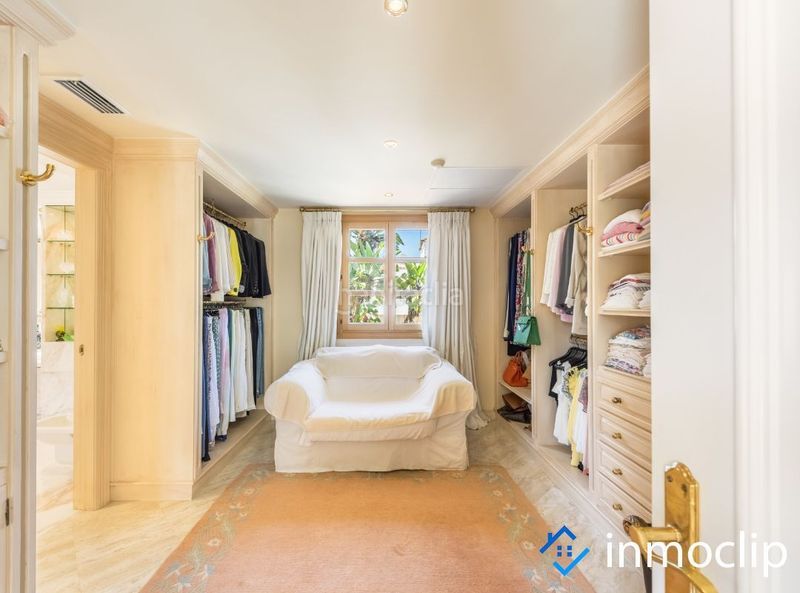 Foto e2339ac5-1112-4b7b-9e4c-c9f0768bcef2. Casa chalet en venta en La Dama de Noche - La Alzambra Marbella