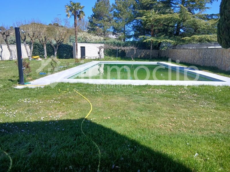 Foto 45a2eefb-e913-489b-a147-989a59a01e27. Casa amb calefacció piscina a Villamayor