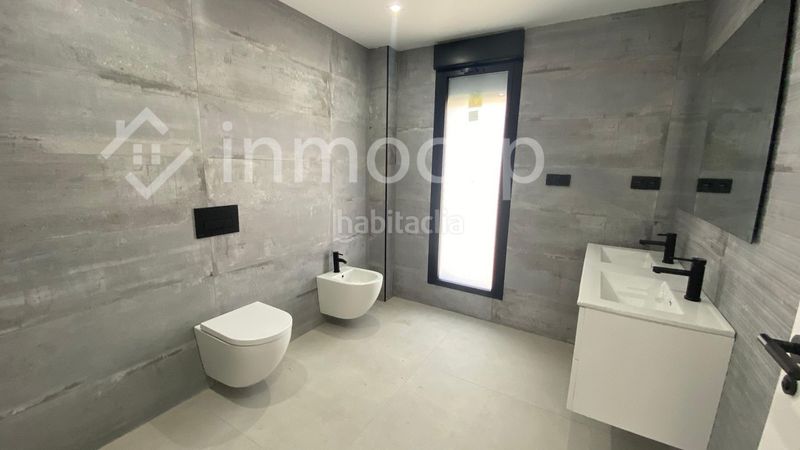 Foto 8257ffc2-8ce9-44b3-86ce-30c986fc6a2d. Casa amb calefacció piscina a Villamayor