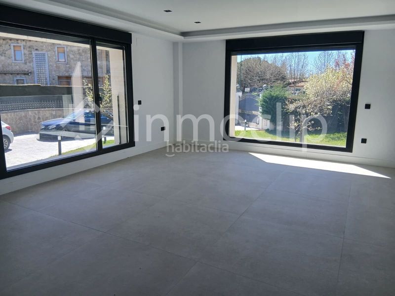Foto fd6d7874-ae0e-4240-9e03-9066fb72d6c4. Casa amb calefacció piscina a Villamayor