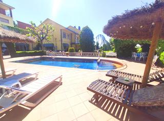 Casa a Lli de Vall. Espectacular casa con piscina en parcela ajardinada de 1716m2