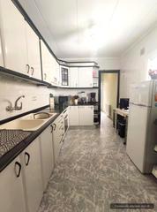 Pis a Canovelles. Piso con patio exterior para entrar a vivir con trastero. finca