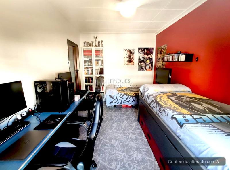 Foto 2151d3e9-e937-4510-a2c2-d1f99fb0dd58. Piso  con patio exterior para entrar a vivir con trastero. finca solo dos vecinos en Canovelles