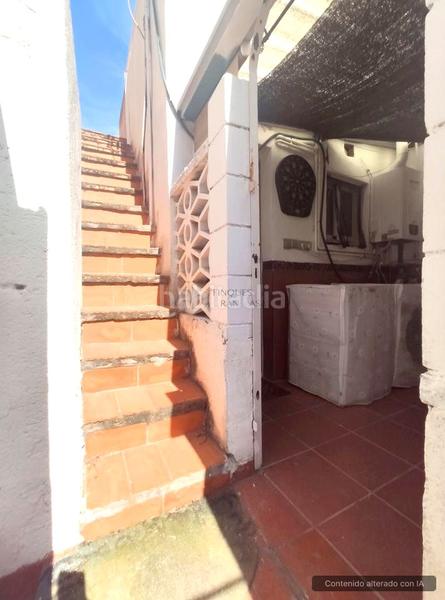 Foto 2f71c9fe-4d16-46e9-ad96-07e2bc5244ee. Piso  con patio exterior para entrar a vivir con trastero. finca solo dos vecinos en Canovelles