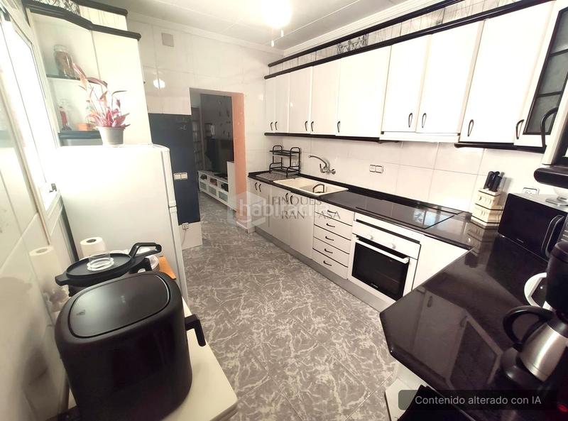 Foto 3e8bf126-9f13-44c1-a6d3-94af1a96b2e5. Piso  con patio exterior para entrar a vivir con trastero. finca solo dos vecinos en Canovelles