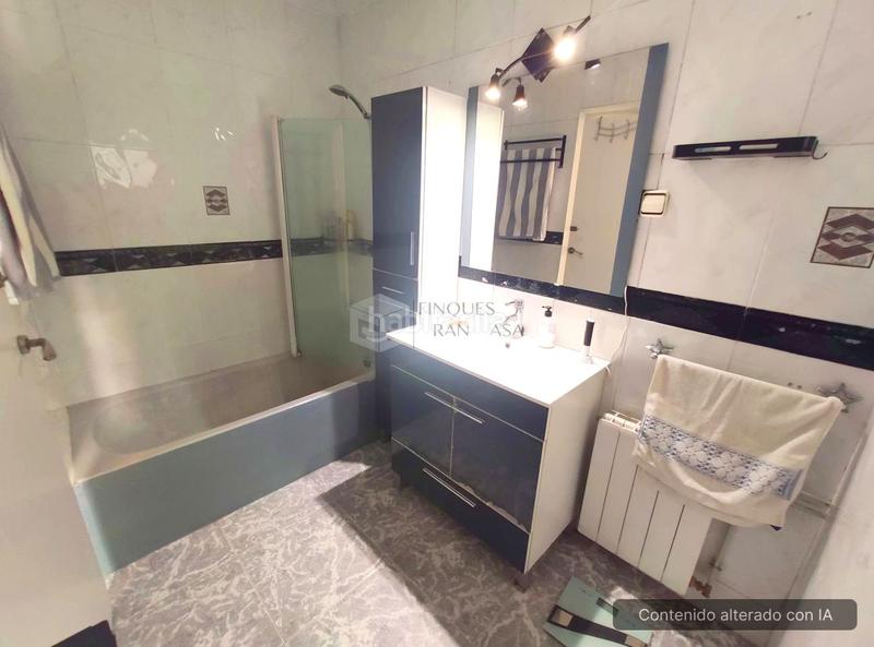 Foto f329b198-ac01-453e-b22d-ad4db9443f82. Piso  con patio exterior para entrar a vivir con trastero. finca solo dos vecinos en Canovelles