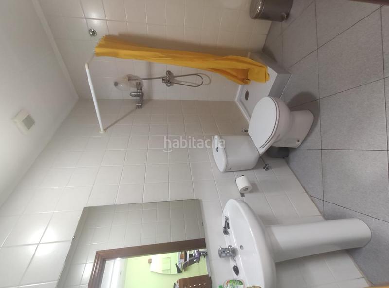 Foto 07c4c46c-4f65-4081-9609-1586668c8197. Local comercial  como peluqueria listo para ejercer la actividad en Canovelles