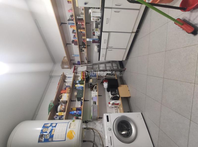 Foto 1fffa303-a825-49b3-8281-974b4e4c2c66. Local comercial  como peluqueria listo para ejercer la actividad en Canovelles