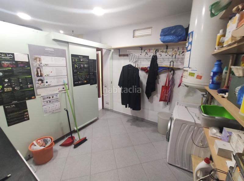 Foto 7d6d28ae-3c06-44c2-ac80-e655df2937e9. Local comercial  como peluqueria listo para ejercer la actividad en Canovelles