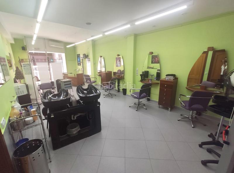 Foto 827f8775-f16f-493c-9470-65ce040073ce. Local comercial  como peluqueria listo para ejercer la actividad en Canovelles