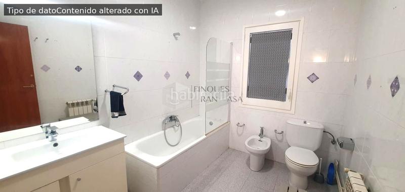 Foto a1573040-d49e-4916-a955-eb323906ba79. Piso  situado en el centro en Centre Granollers