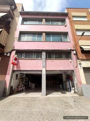 Edificio en Cirera. Se venden dos edificios conectados para rehabilitación en mataró