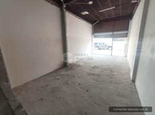 Local commercial  Carrer de jaume i. Local  garaje en venta en sant celoni