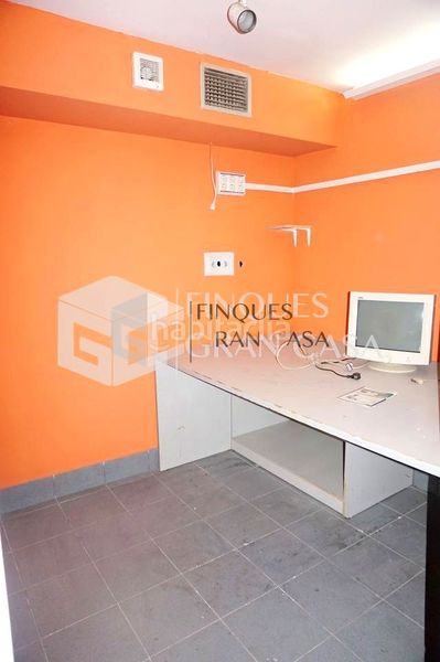 Foto 167896c9-acd2-4716-b021-42e4cdac0c27. Lloguer local comercial a Congost Granollers