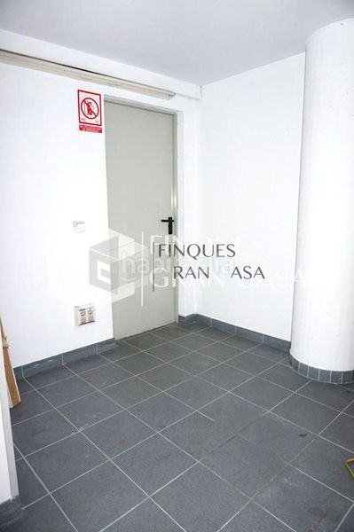 Foto 963f622f-c696-4ce9-8671-19bc085b2c0e. Lloguer local comercial a Congost Granollers