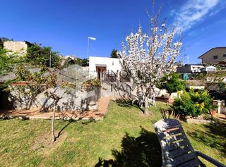 Terreny residencial a Bigues i Riells del Fai. Solar urbano con oasis privado. piscina, frutales y zona recreo