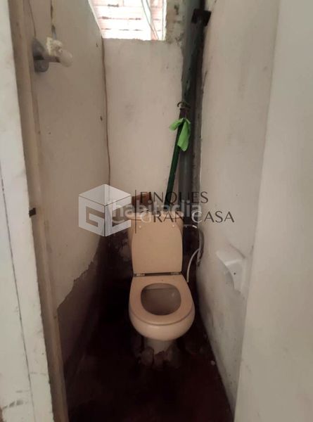 Foto 5f114ca4-c868-4ad0-967e-4f8d4f7be61c. Local comercial a Canovelles
