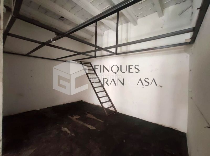 Foto e2489d37-3de9-4b62-9106-a0a2c2f571ea. Local comercial a Canovelles