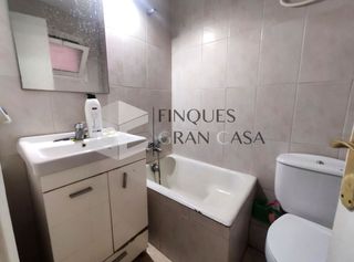 Appartamento in Canovelles. Amplio piso de 3hab.suite, balcón y 2 baños