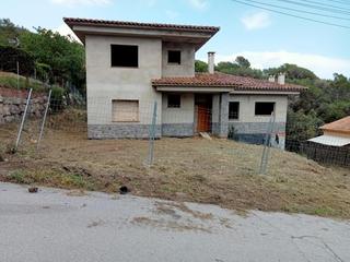 Terreny residencial a Bigues i Riells. Casa en construcción en urb. can barri