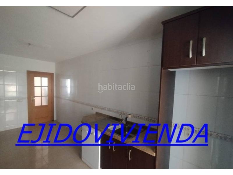 Foto b078d524-1886-4f6b-99a9-7e621c724847. Flat with parking in Pabellón - Estación - El Corte Inglés Ejido (El)