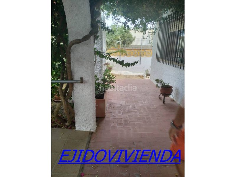 Foto bedce030-8a20-4354-8537-c3ff1d2ece9b. Xalet amb aparcament a Santo Domingo Ejido (El)