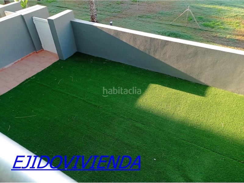 Foto 03adf775-f0f9-433b-a983-7670810654bc. Location appartement avec parking piscine dans Almerimar Ejido (El)