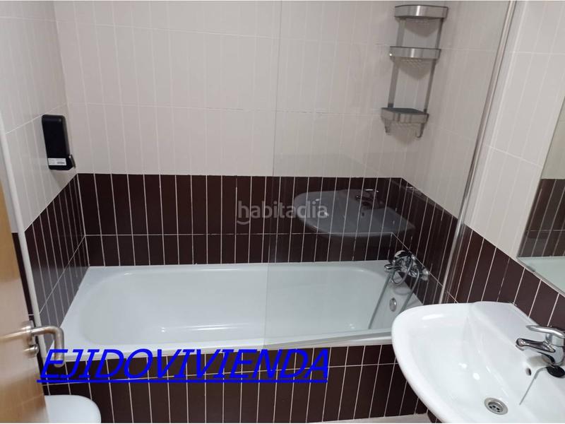 Foto 9ac7ff3a-bd35-49f1-bc65-246d8ccdee30. Location appartement avec parking piscine dans Almerimar Ejido (El)