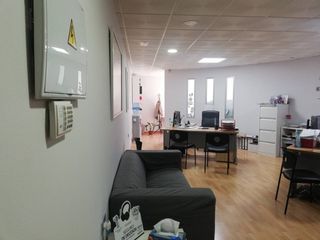 Location Bureau  Calle avda nicolas salmeron. Oficina en alquiler en barrio pabellónestación