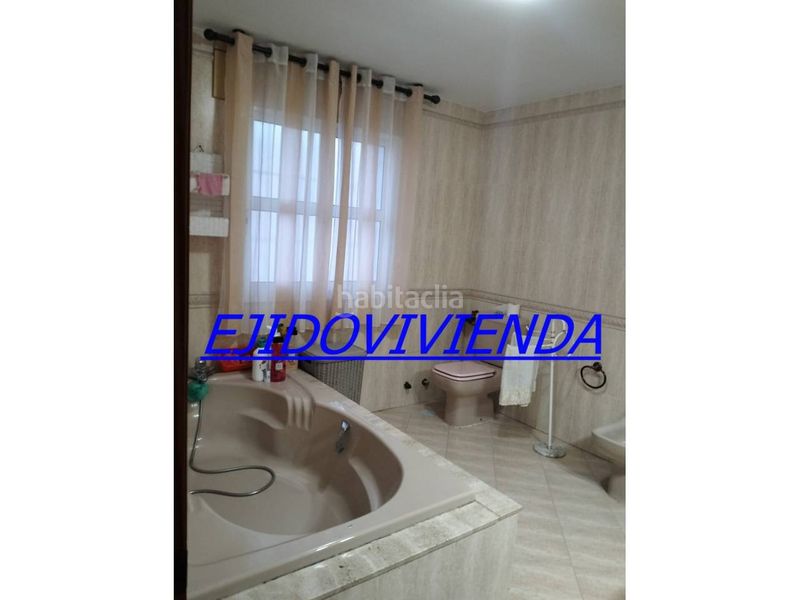 Foto 324a9e2f-af00-4a66-a487-4e1796e45d35. Casa adossada amb aparcament a Plaza de la Luz Ejido (El)