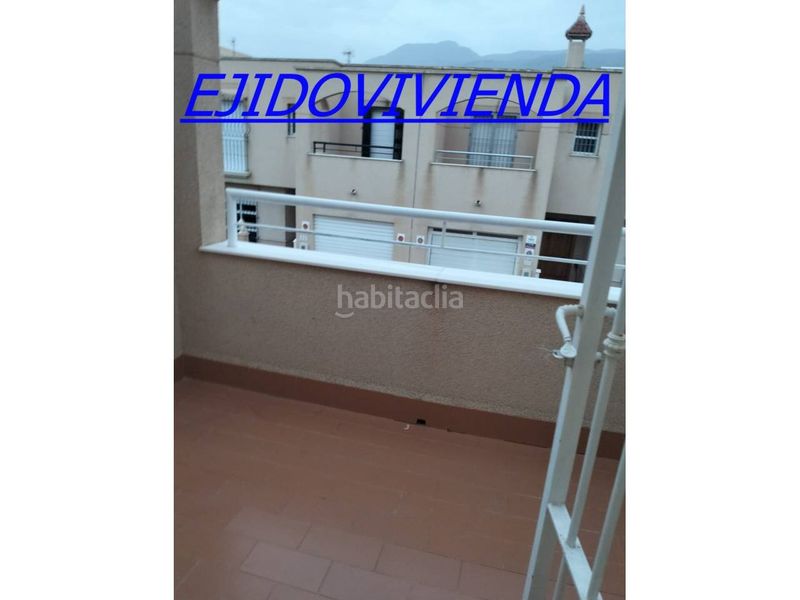 Foto 756c90ca-2dd2-4dad-ad33-ba7fafe91755. Casa adossada amb aparcament a Plaza de la Luz Ejido (El)