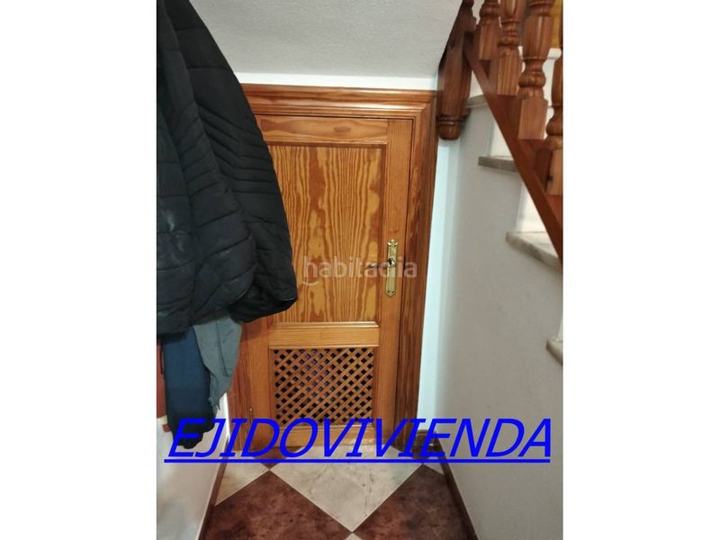 Foto 93643473-f04f-4cf3-b2f3-f30f385d0dca. Casa adossada amb aparcament a Plaza de la Luz Ejido (El)