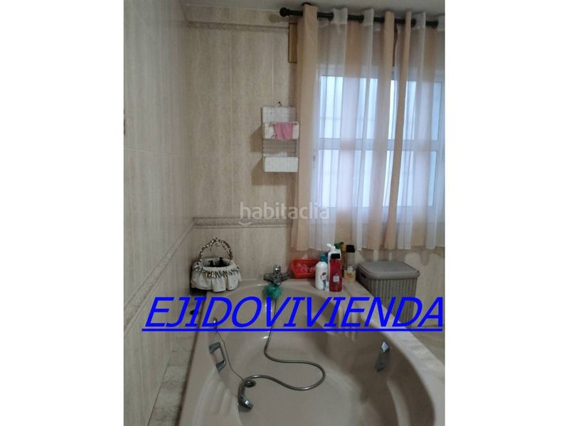 Foto c21a2e8a-f901-4fb4-a480-ceec8bde6c17. Casa adossada amb aparcament a Plaza de la Luz Ejido (El)