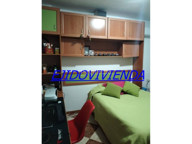 Foto c80deba2-505d-436a-998d-75de621f4621. Casa adossada amb aparcament a Plaza de la Luz Ejido (El)