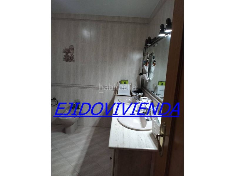 Foto c9a2d510-4857-47bb-a98f-a1c3dcfb14a0. Casa adossada amb aparcament a Plaza de la Luz Ejido (El)