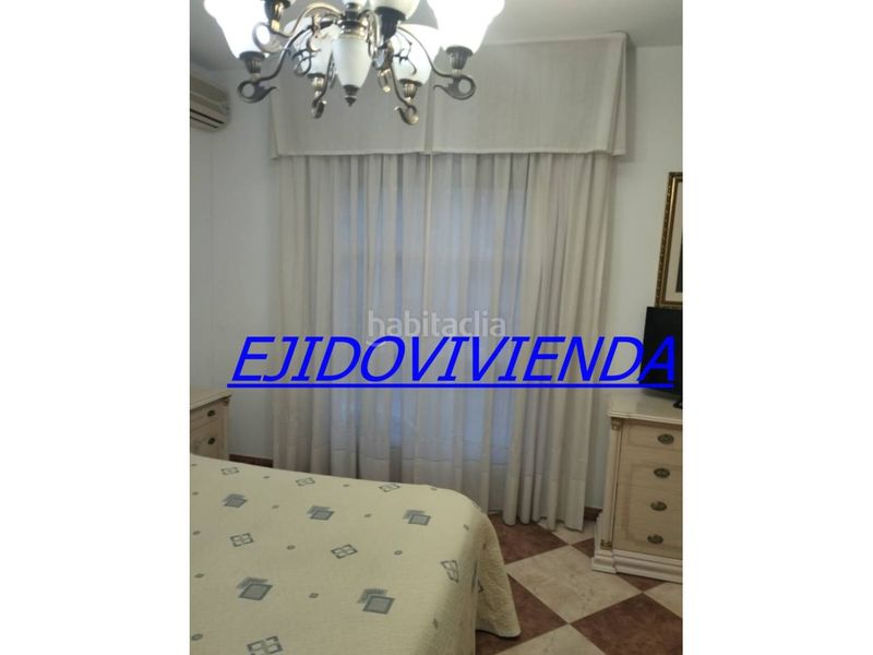 Foto cf194e55-6a29-46f4-98f8-1ce87a9a74fa. Casa adossada amb aparcament a Plaza de la Luz Ejido (El)