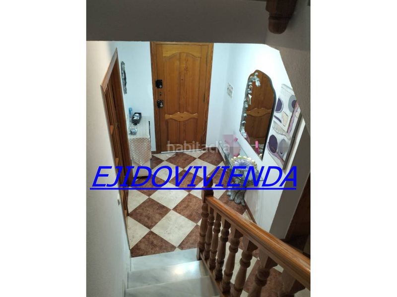 Foto ee9dd428-d060-4a69-b3e6-e28c9d110b51. Casa adossada amb aparcament a Plaza de la Luz Ejido (El)