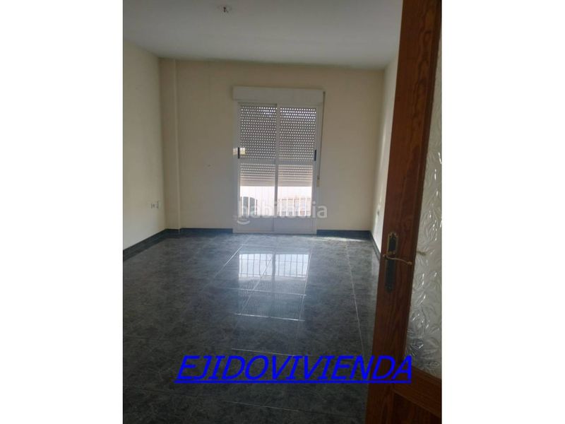 Foto 2e78ce58-f18c-494b-bc01-cbea92138c63. Casa amb aparcament a Berja