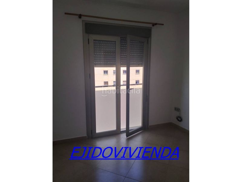 Foto 6a31a4d5-3a4a-41fd-9aee-a2c8f3f77f90. Pis amb aparcament a Pabellón - Estación - El Corte Inglés Ejido (El)