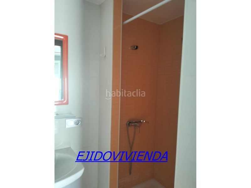 Foto 9abf93c0-544b-4690-8d3b-8eaf26d7cea4. Pis amb aparcament a Pabellón - Estación - El Corte Inglés Ejido (El)