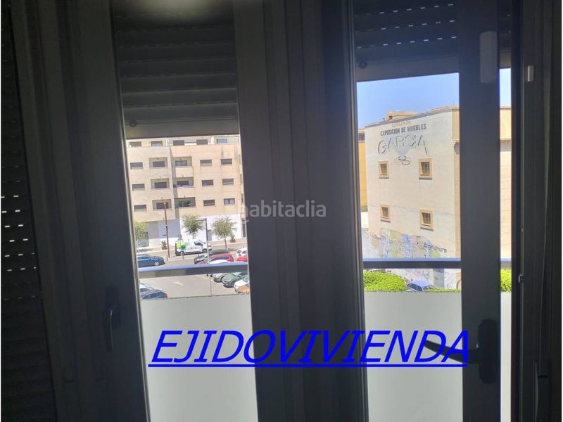 Foto af5126a8-47d6-488d-af91-7a3907df1592. Pis amb aparcament a Pabellón - Estación - El Corte Inglés Ejido (El)
